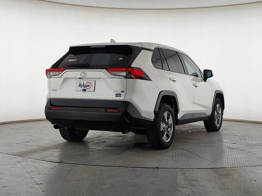 تويوتا راف فور LE 2022 