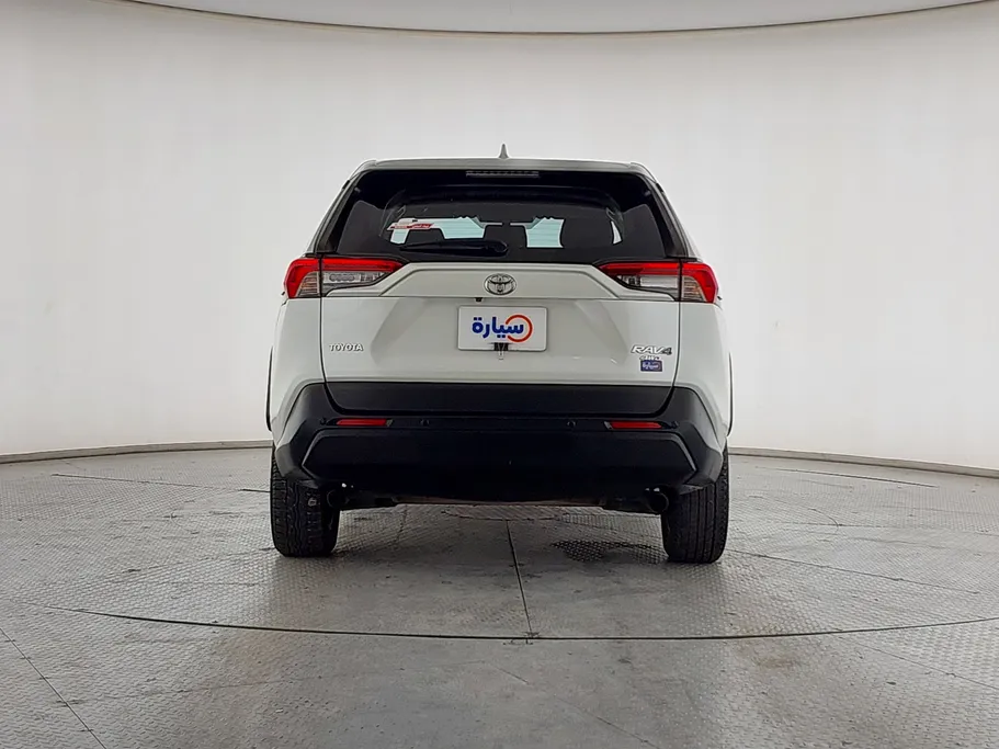 تويوتا راف فور LE 2022 
