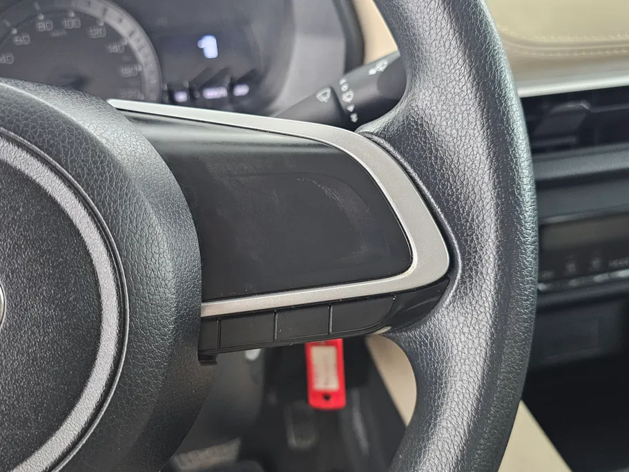 2024 Toyota Yaris  Y 