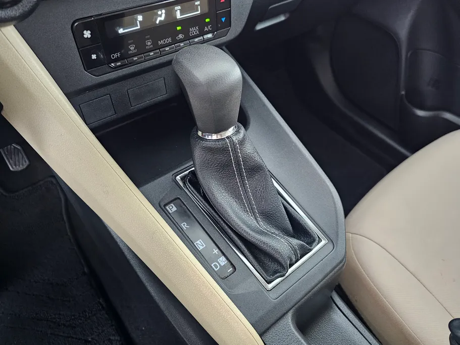 2024 Toyota Yaris  Y 