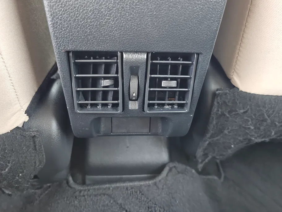 2024 Toyota Yaris  Y 