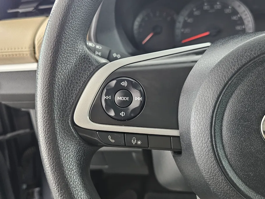 2024 Toyota Yaris  Y 