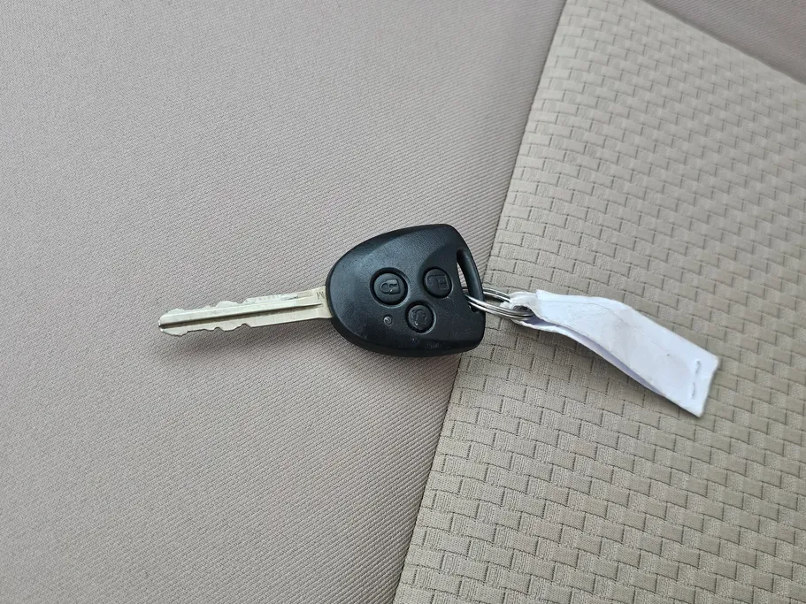 2023 Toyota Yaris  Y 