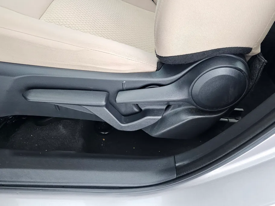 2023 Toyota Yaris  Y 