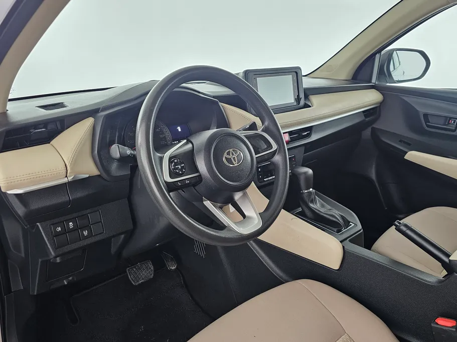 2023 Toyota Yaris  Y 