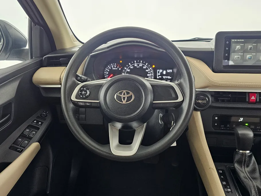 2023 Toyota Yaris  Y 