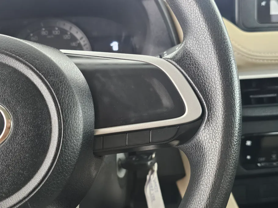 2023 Toyota Yaris  Y 