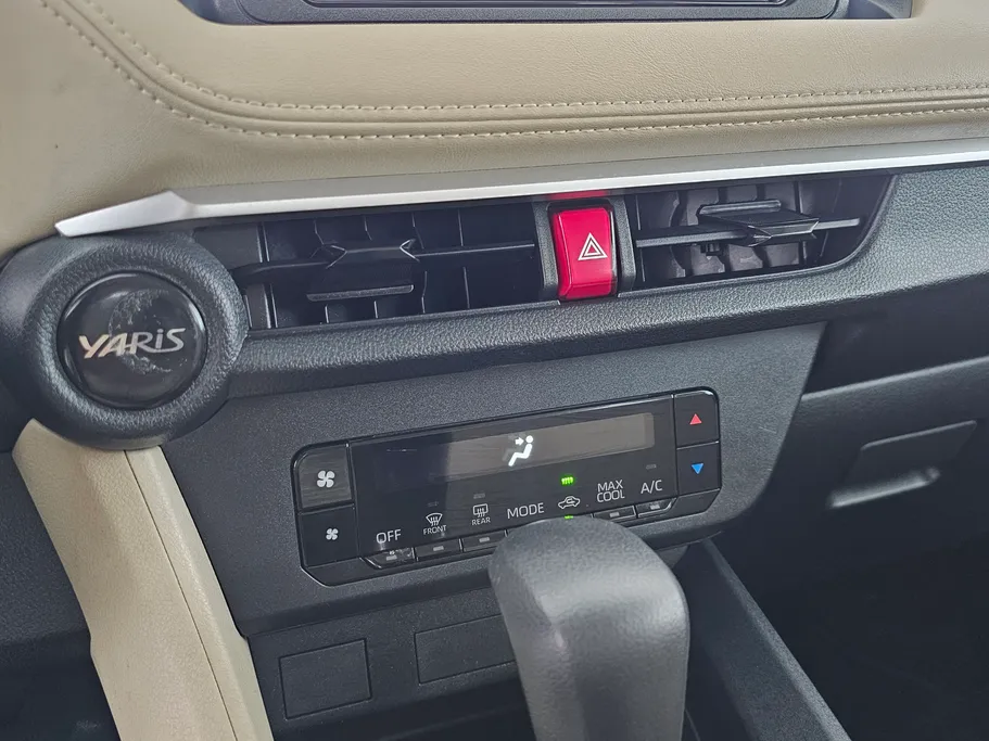 2023 Toyota Yaris  Y 