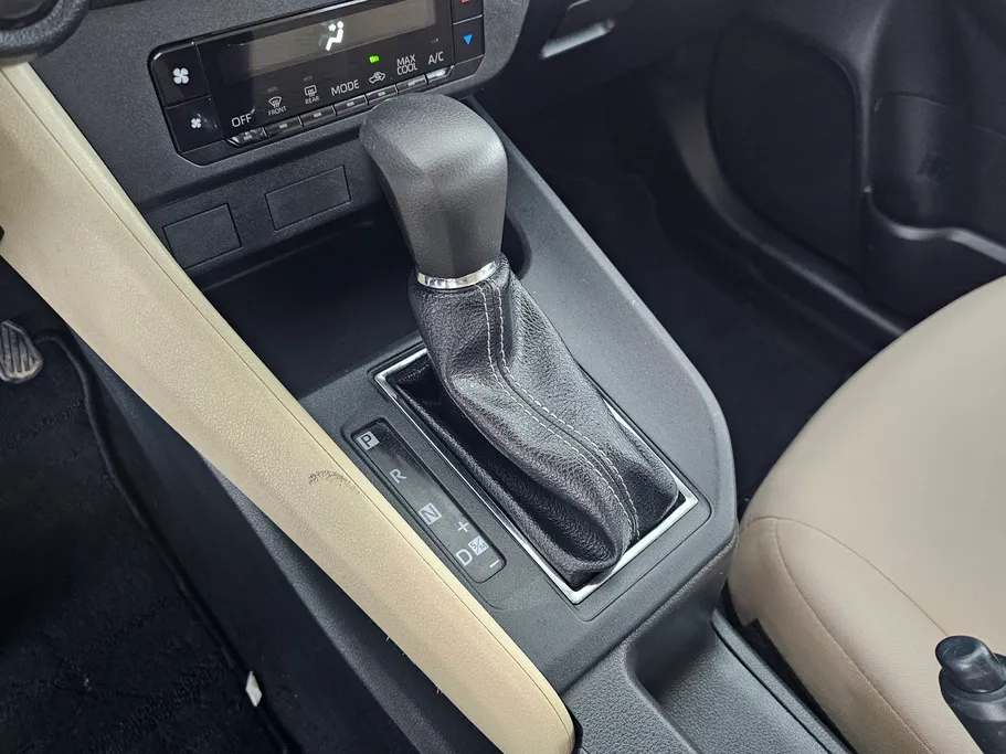 2023 Toyota Yaris  Y 