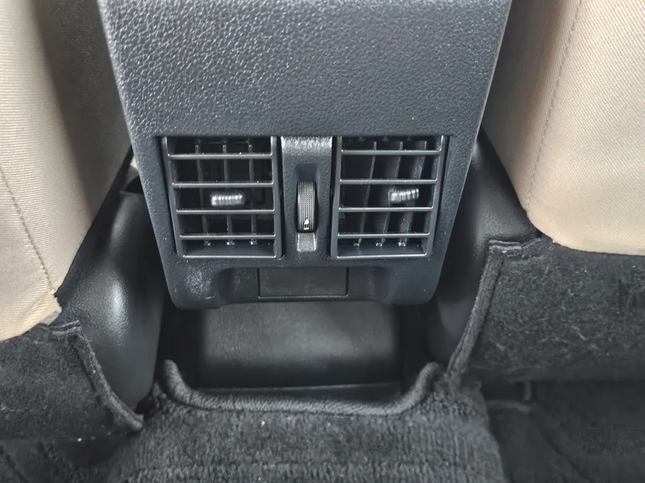 2023 Toyota Yaris  Y 