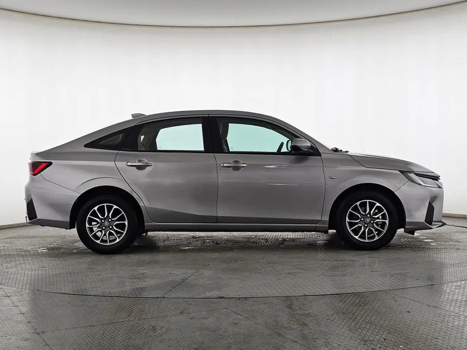 2023 Toyota Yaris  Y 