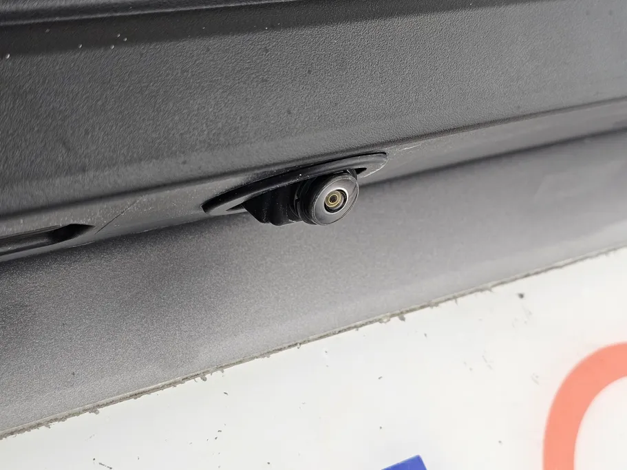 2023 Toyota Yaris  Y 