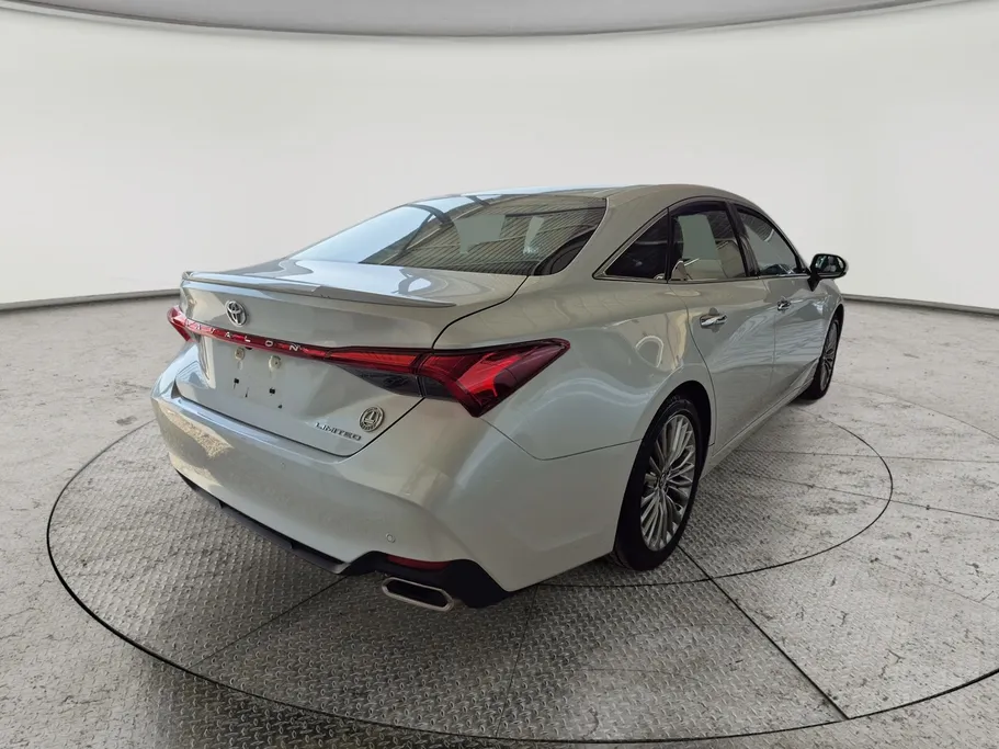 تويوتا افالون Limited 2020 