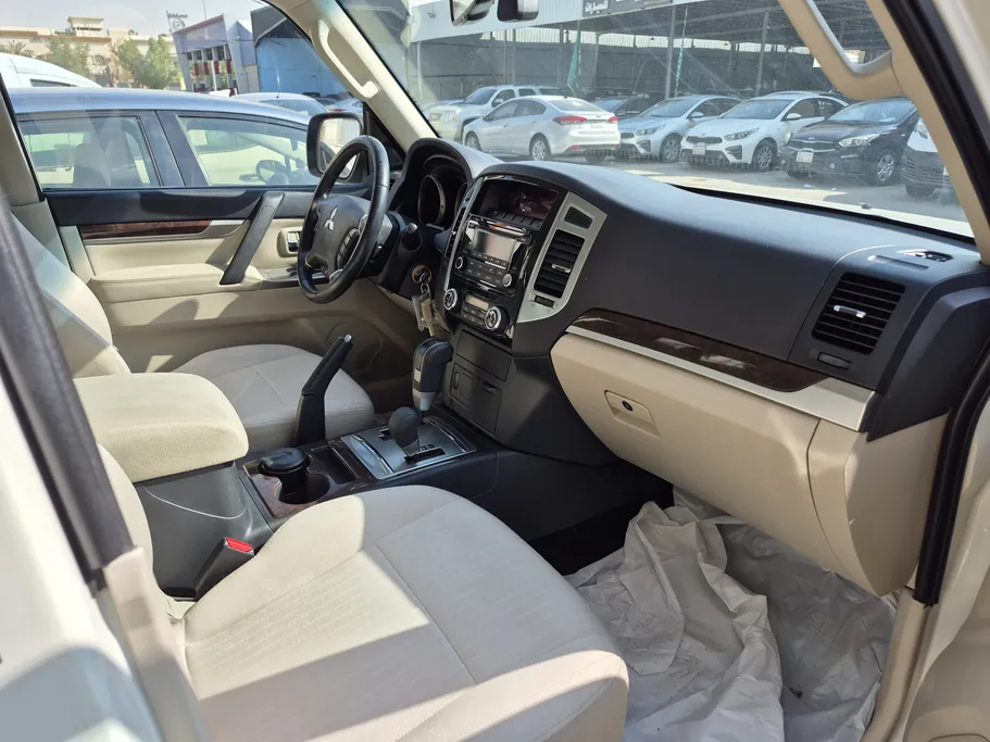 2020 Mitsubishi Pajero GLS 5Doors 