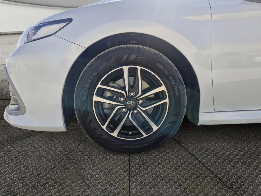 2021 Toyota Camry  LE HEV 