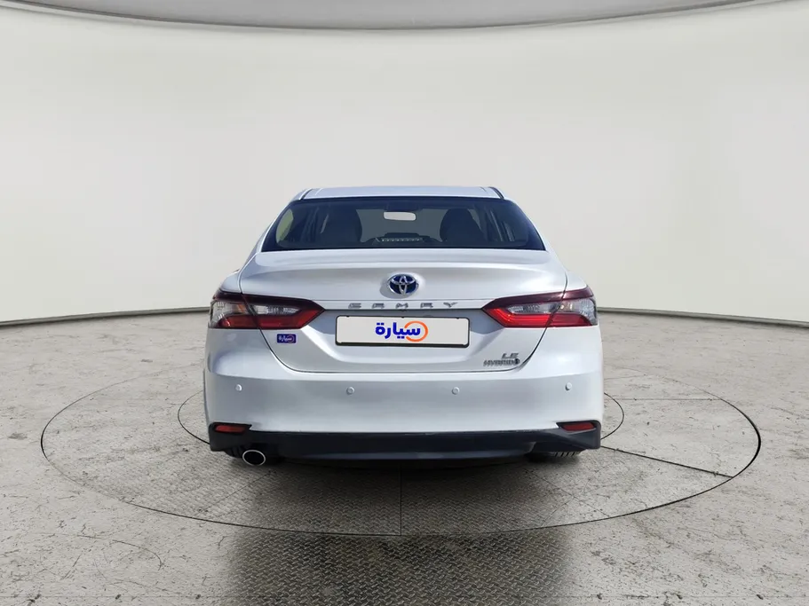 تويوتا كامري LE HEV 2021 