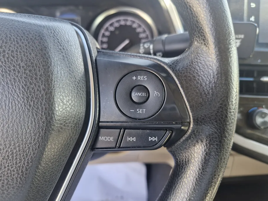 2021 Toyota Camry  LE HEV 