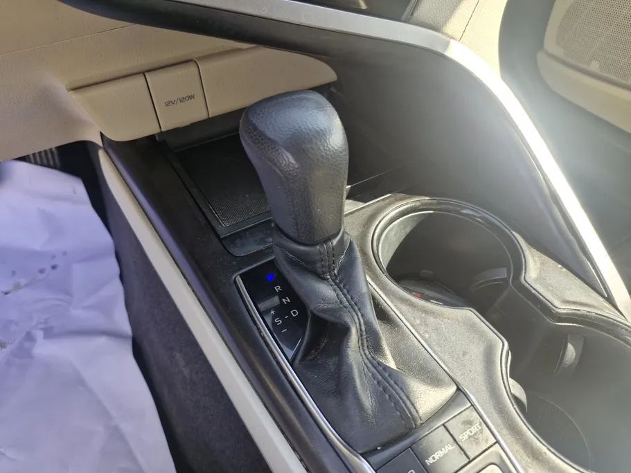 2021 Toyota Camry  LE HEV 