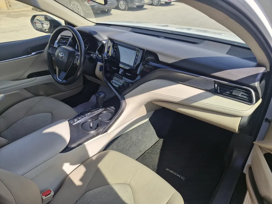 2021 Toyota Camry  LE HEV 