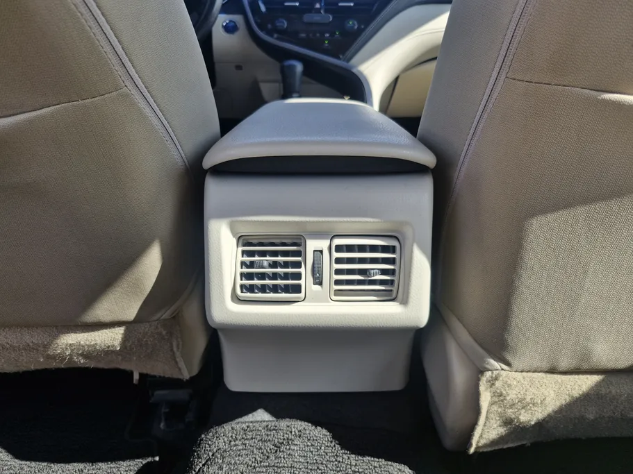 2021 Toyota Camry  LE HEV 