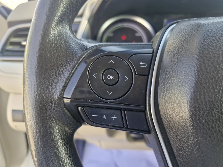 2021 Toyota Camry  LE HEV 