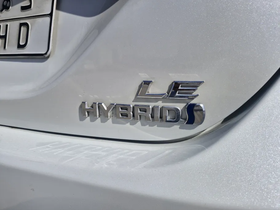 2021 Toyota Camry  LE HEV 