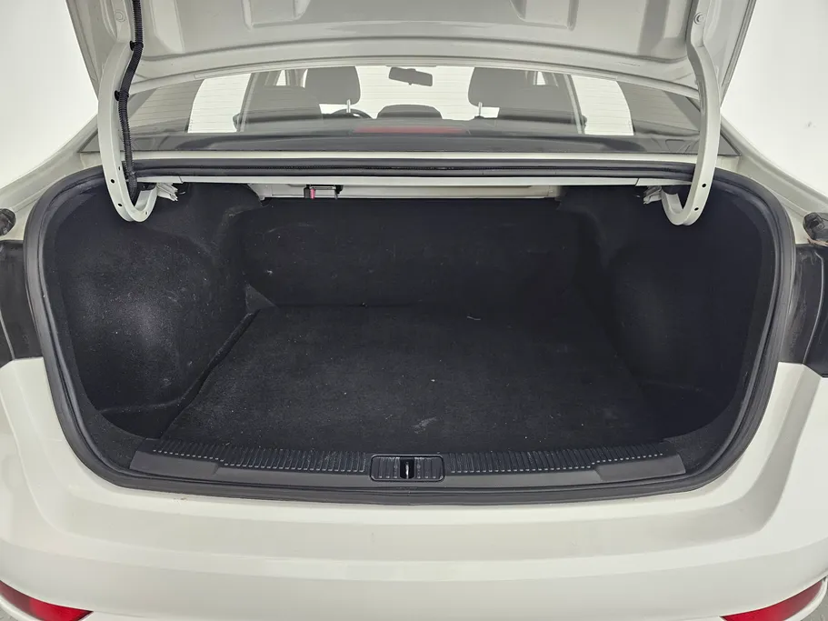 ام جي 5 STD 2023 