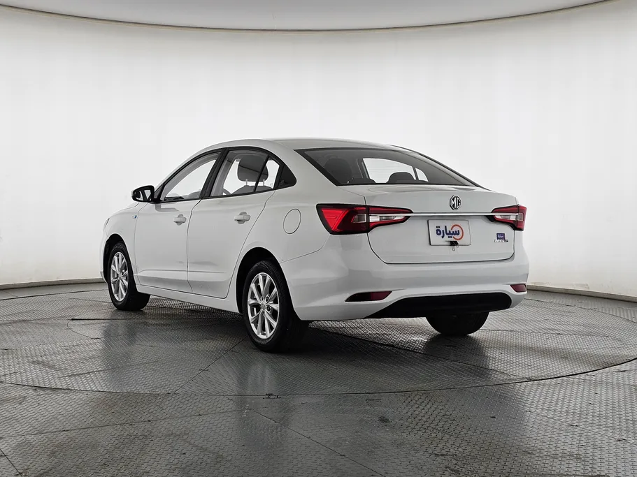 ام جي 5 STD 2023 