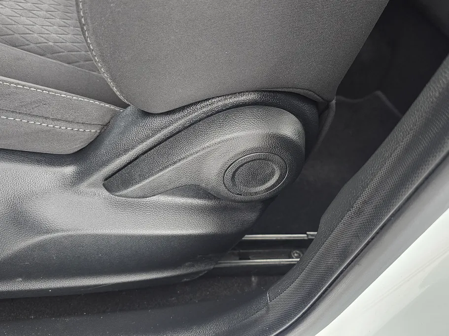 ام جي 5 STD 2023 