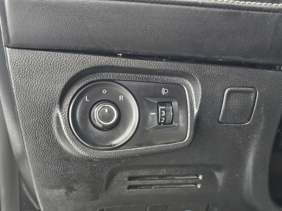 ام جي 5 STD 2023 