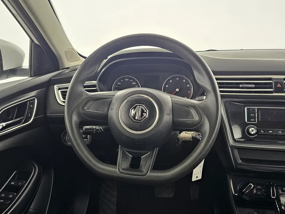 ام جي 5 STD 2023 