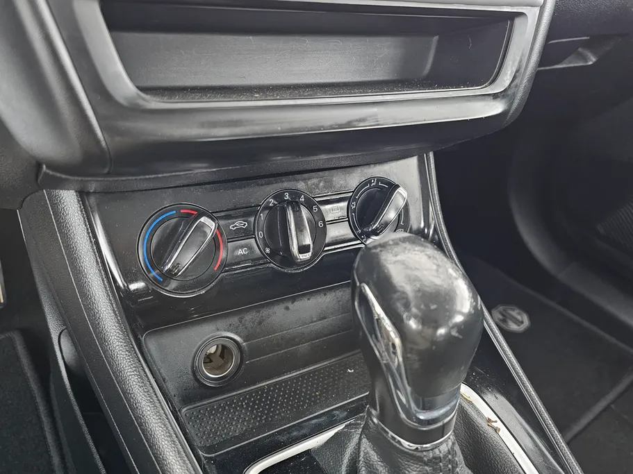 ام جي 5 STD 2023 