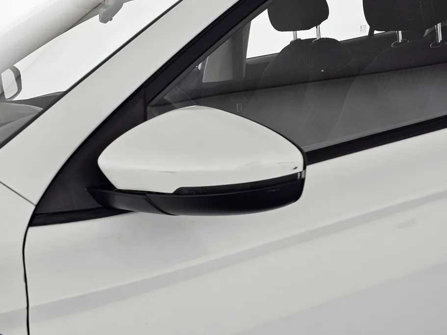 ام جي 5 STD 2023 