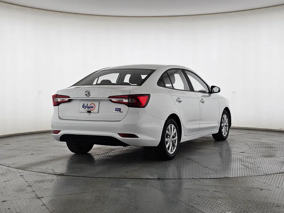 ام جي 5 STD 2023 