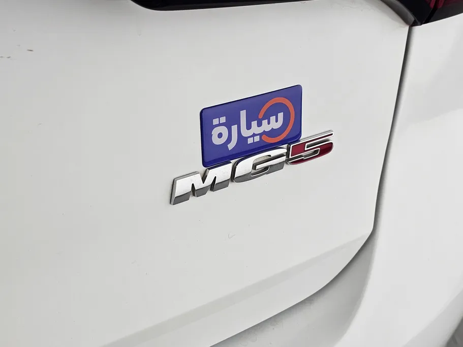 ام جي 5 STD 2023 