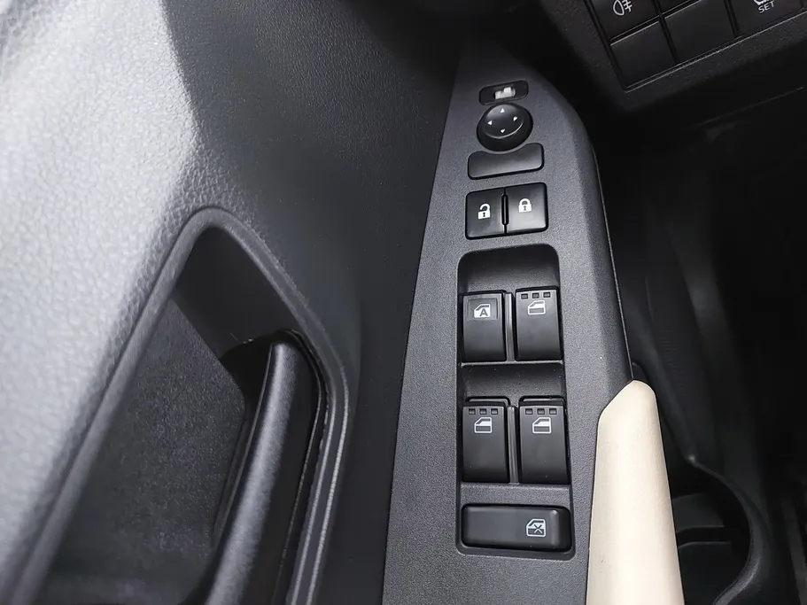 تويوتا يارس Y 2023 