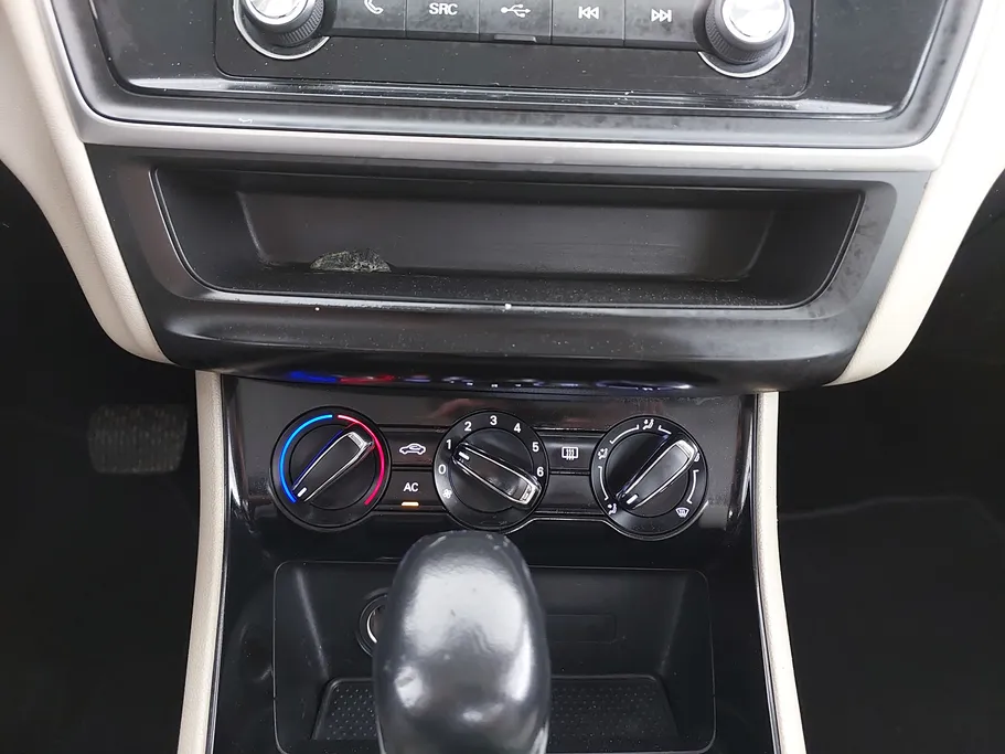 ام جي 5 STD 2021 