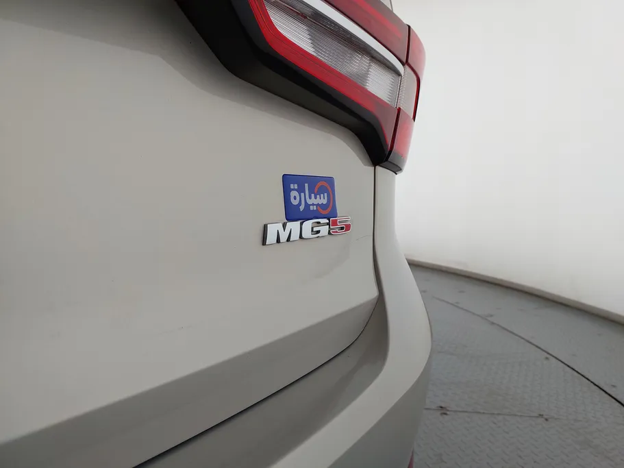 ام جي 5 STD 2021 