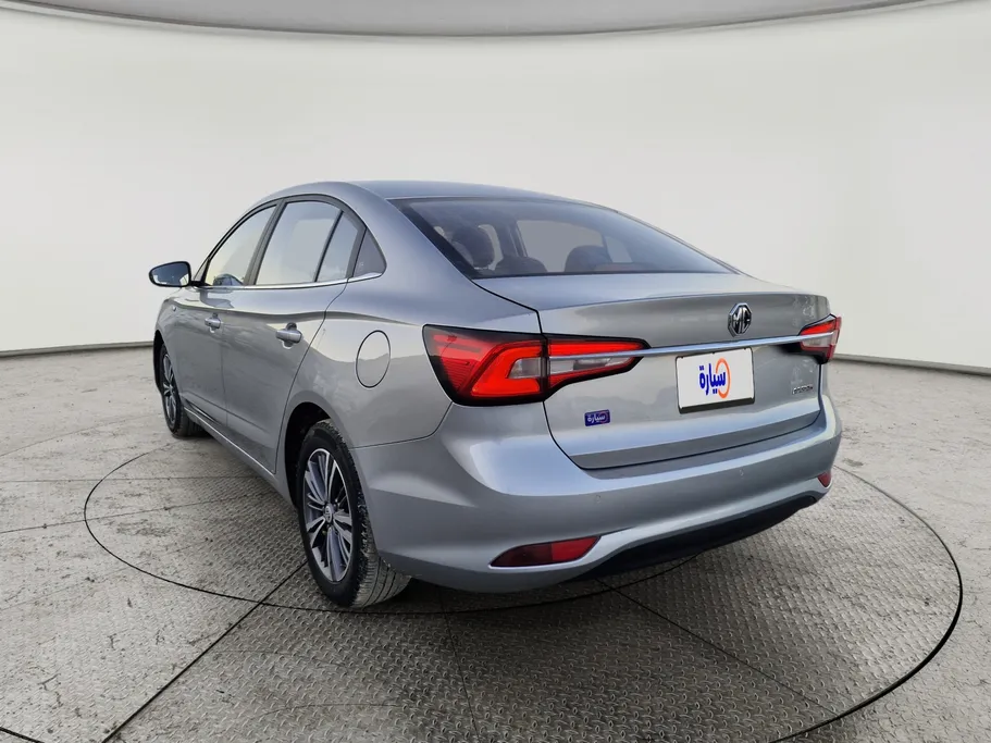 ام جي 5 LUX 2023 