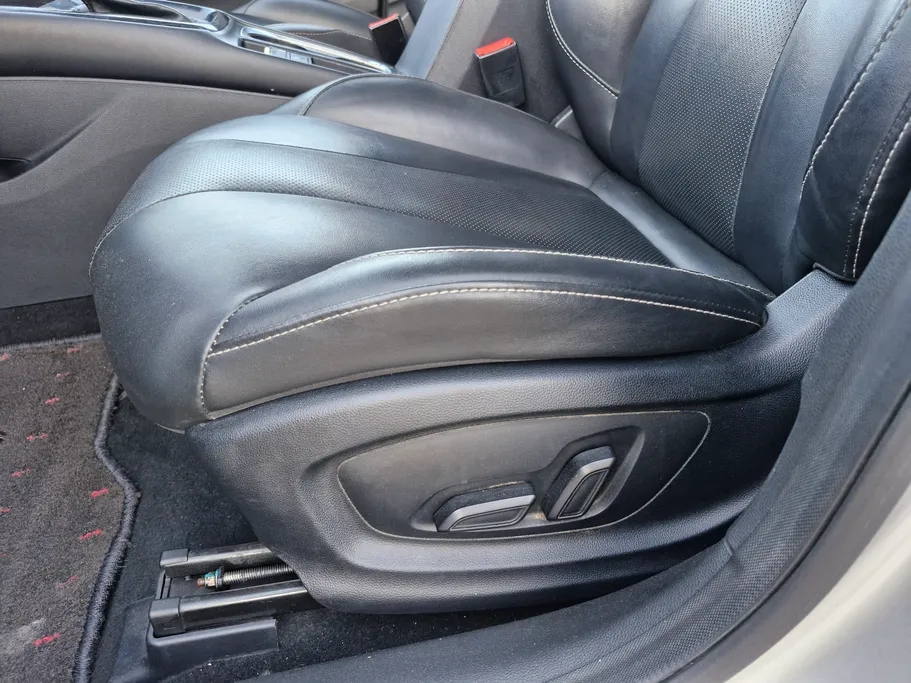 ام جي 5 LUX 2023 