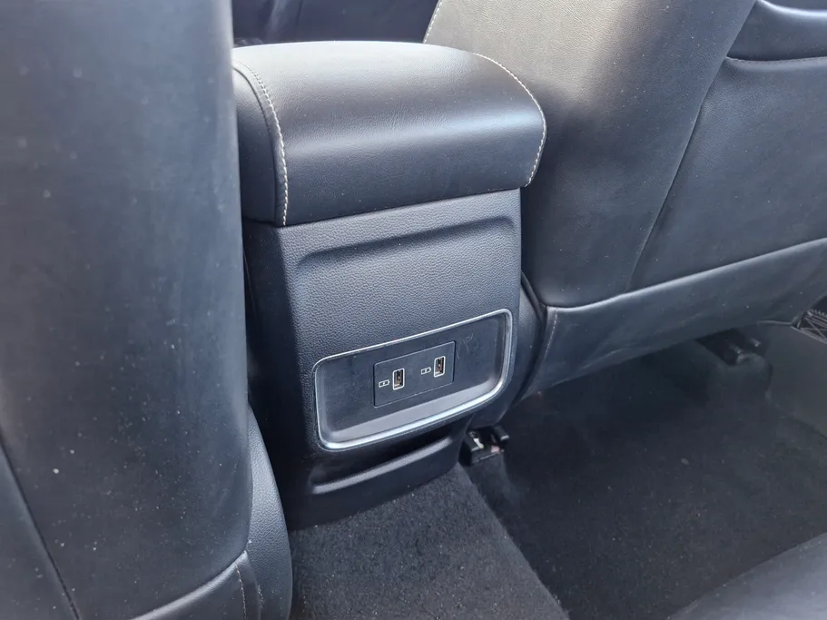 ام جي 5 LUX 2023 