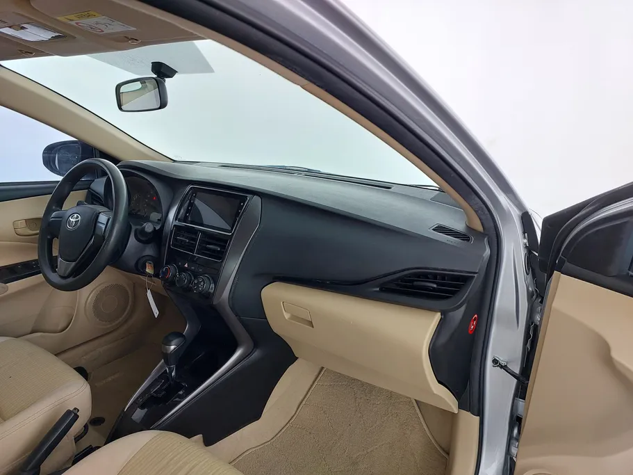 2022 Toyota Yaris  Y 