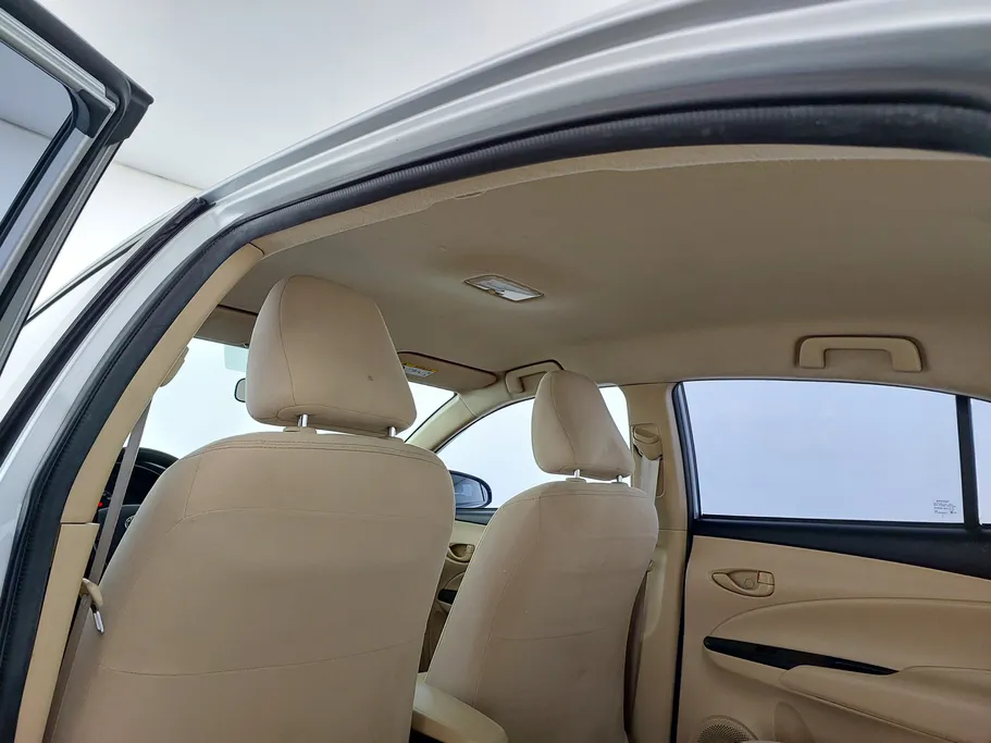 2022 Toyota Yaris  Y 