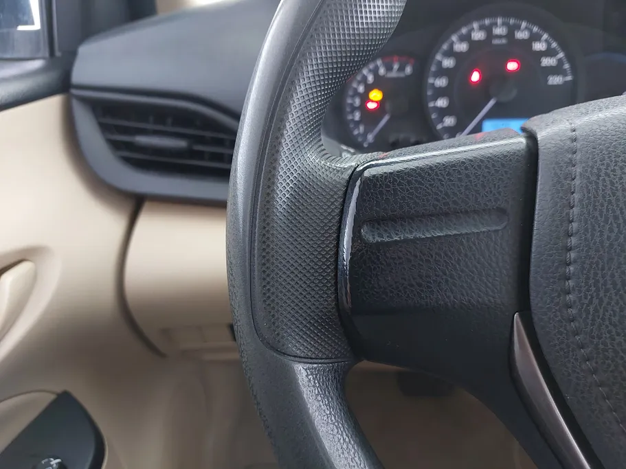 2022 Toyota Yaris  Y 