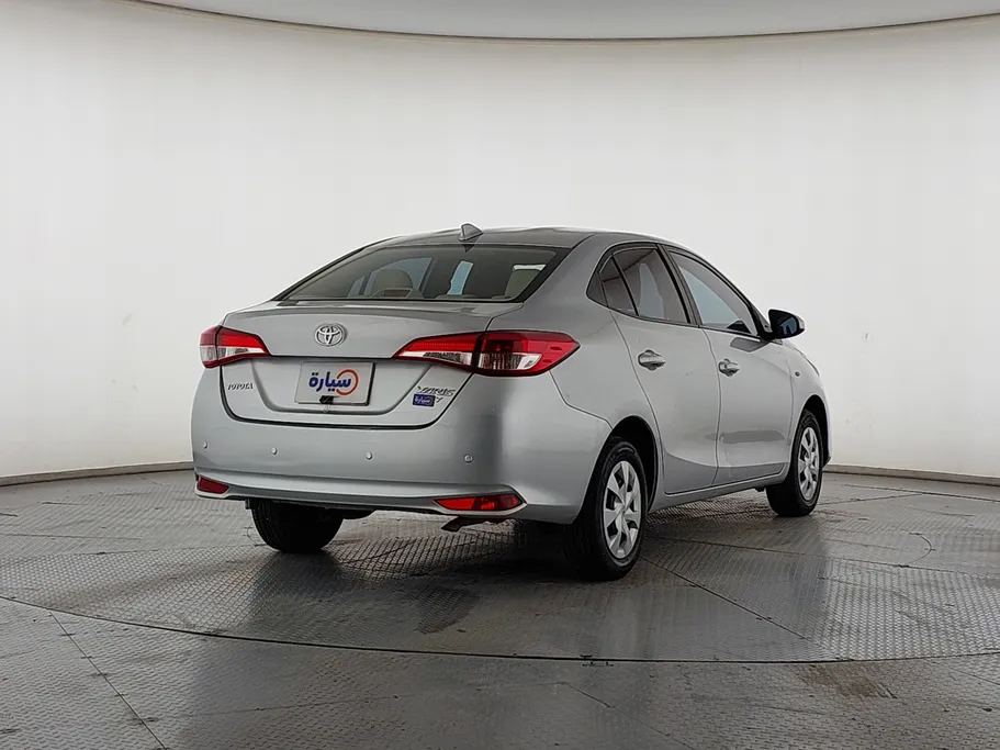 2022 Toyota Yaris  Y 