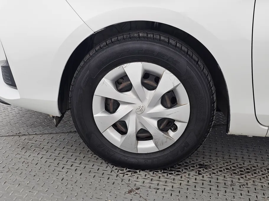 2021 Toyota Yaris  Y 