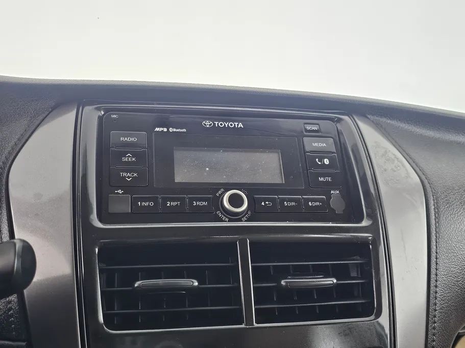 2021 Toyota Yaris  Y 