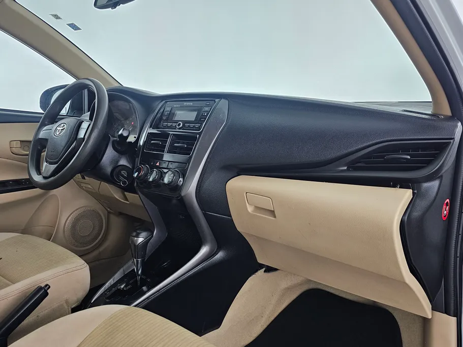 2021 Toyota Yaris  Y 