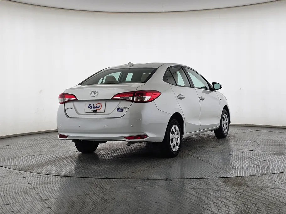 2021 Toyota Yaris  Y 