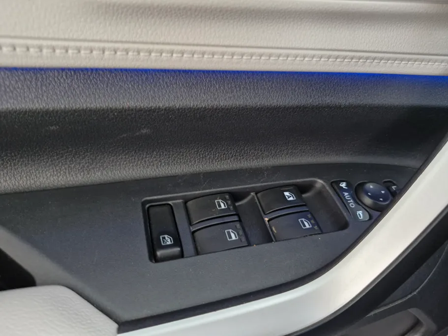 تويوتا فيلوز GLX 2024 